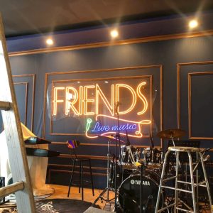THIẾT KẾ VÀ THI CÔNG NEON LED TRANG TRÍ GIA RẺ
