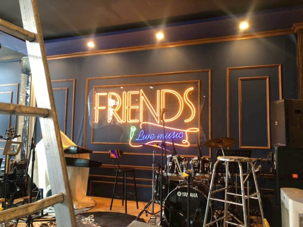 THIẾT KẾ VÀ THI CÔNG NEON LED TRANG TRÍ GIA RẺ